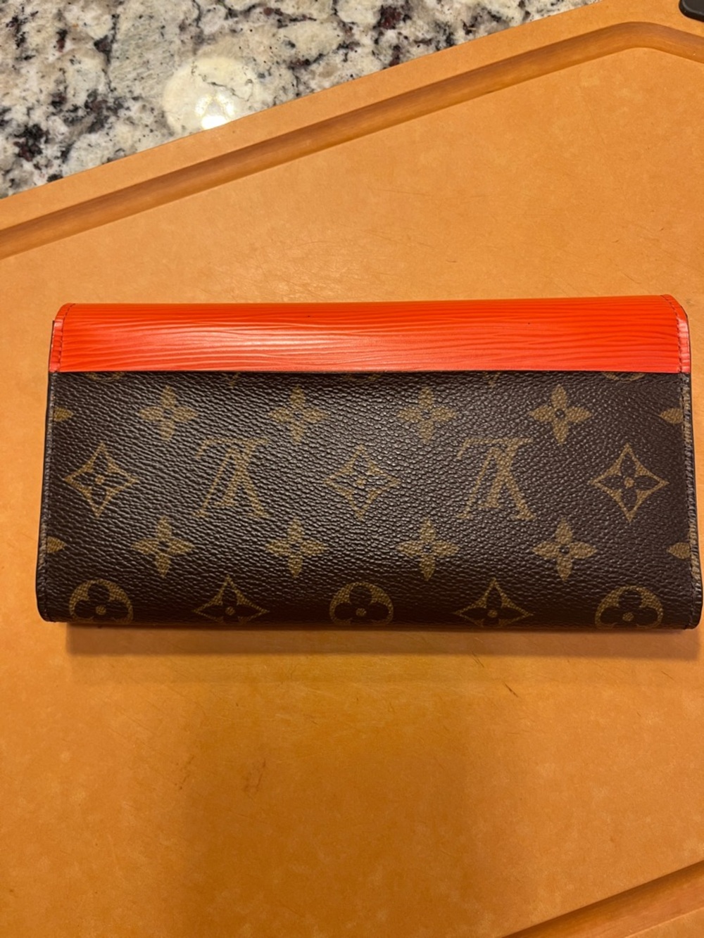 Louis Vuitton Monogram Canvas Wallet with Orange Epi Leather Flap - Picture 9 of 11